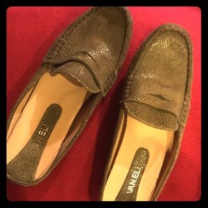 Super cute Vaneli Driving Shoes!! Gently used!!